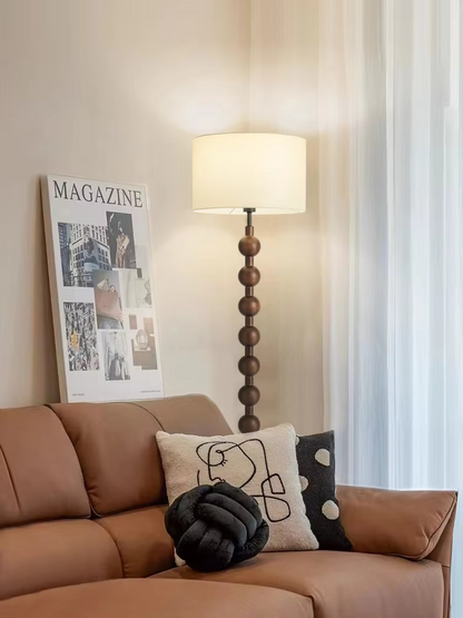 Lampadaire en bois Japandi